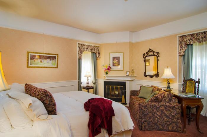 Madrona Manor Hotel Healdsburg Exterior photo